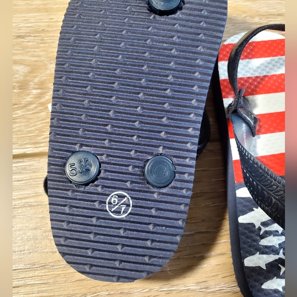 🇺🇲Tommy Bahama boys navy, brown sandals & red,white, blue sandals Size 6-7 - Picture 12 of 13